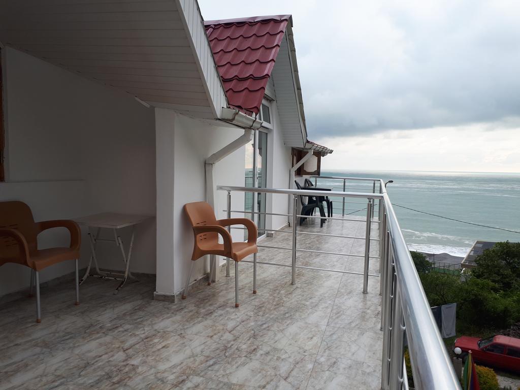 Rezo'S House Hotel Kvariati Exterior foto