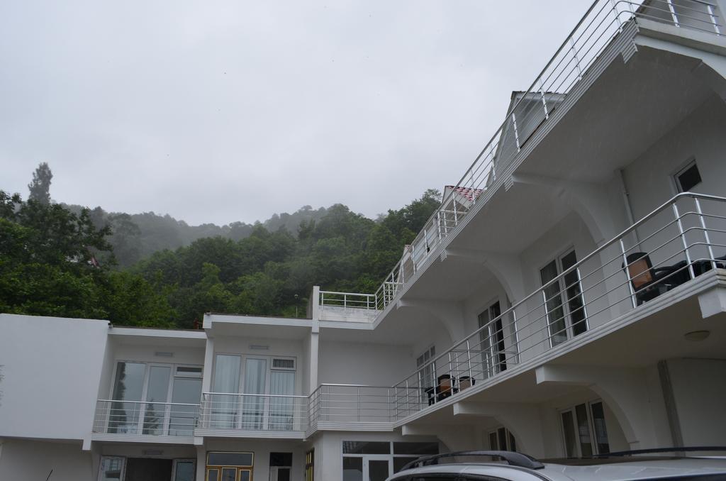 Rezo'S House Hotel Kvariati Exterior foto